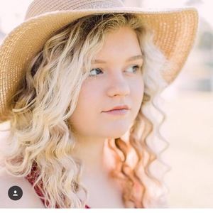 Meet your Posher, Annee